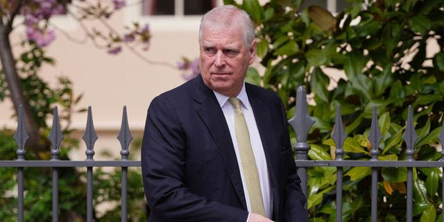 Ο πρώην πρίγκιπας Άντριου προσφεύγει στο δικαστήριο κατά ενταλμάτων έρευνας στα σπίτια του