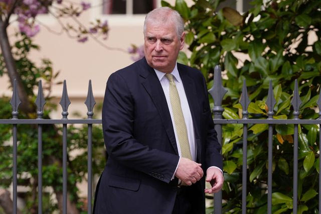 Ο πρώην πρίγκιπας Άντριου προσφεύγει στο δικαστήριο κατά ενταλμάτων έρευνας στα σπίτια του