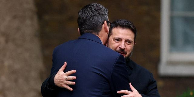 Ο Ζελένσκι χαρακτήρισε “οδυνηρό” ότι ο Τραμπ επέλεξε την άλλη πλευρά