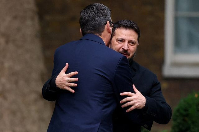 Ο Ζελένσκι χαρακτήρισε “οδυνηρό” ότι ο Τραμπ επέλεξε την άλλη πλευρά