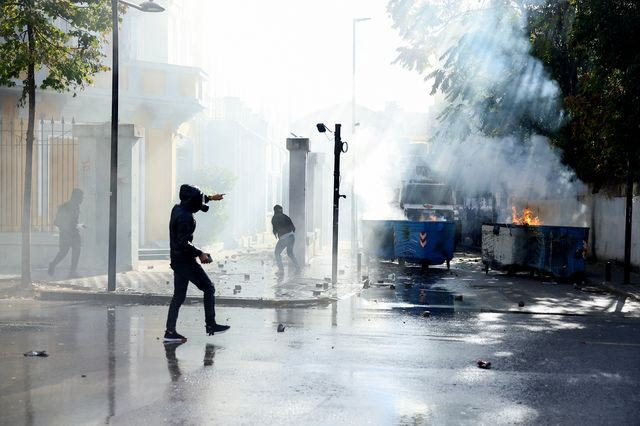 Αλβανία: Στους δρόμους ξανά οι φοιτητές μετά τη νύχτα βίας στα Τίρανα