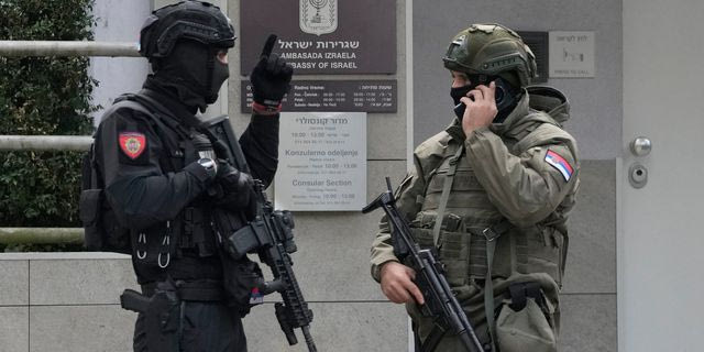 Βελιγράδι: Επίθεση με μαχαίρι έξω από την ισραηλινή πρεσβεία – Νεκρός ο δράστης