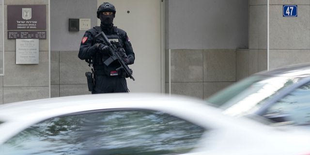 Βελιγράδι: Ανήλικος ο δράστης της φονικής επίθεσης στην πρεσβεία του Ισραήλ – Γνώριμος στις γερμανικές αρχές