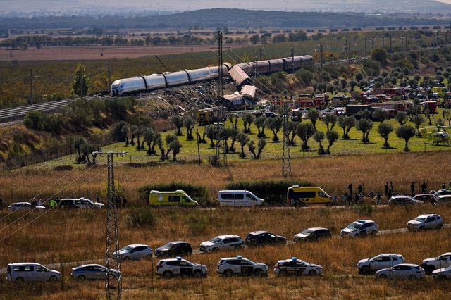 ΕΕ σε Ισπανία: “Είμαστε έτοιμοι να προσφέρουμε κάθε δυνατή βοήθεια”