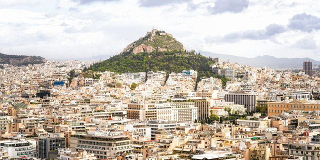 Γιατί η Αθήνα δεν μπορεί να οικοδομήσει άλλο – Kαι τι σημαίνει για την κτηματαγορά