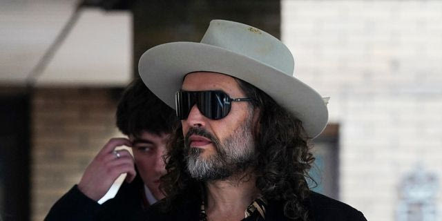Ο Ράσελ Μπραντ δικάζεται για βιασμό και σεξουαλικές επιθέσεις