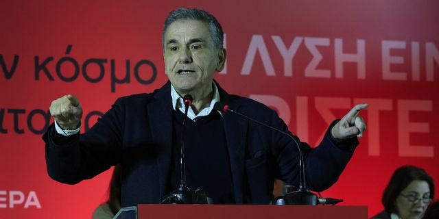Ε. Τσακαλώτος: Πώς η Αριστερά μπορεί να θέσει την πολιτική ατζέντα