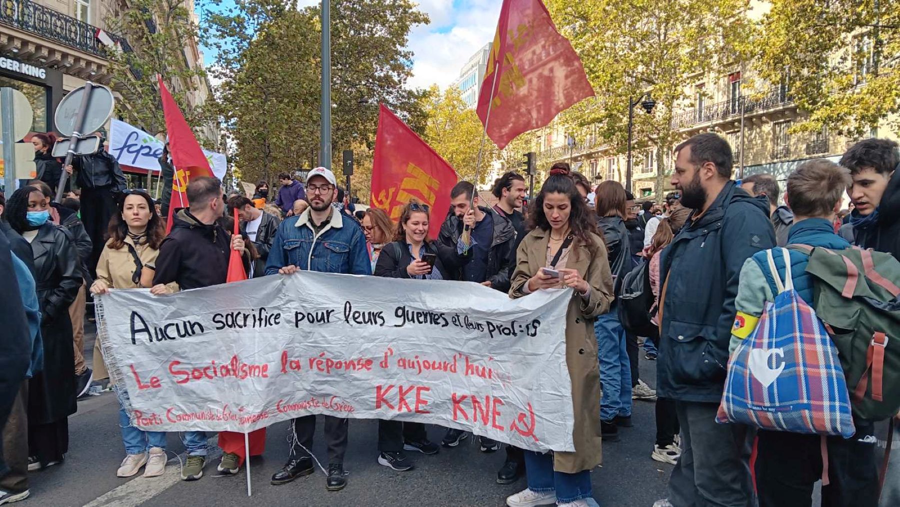 Οι Οργανώσεις Γαλλίας του ΚΚΕ και της ΚΝΕ στη μεγαλειώδη συγκέντρωση στο Παρίσι
