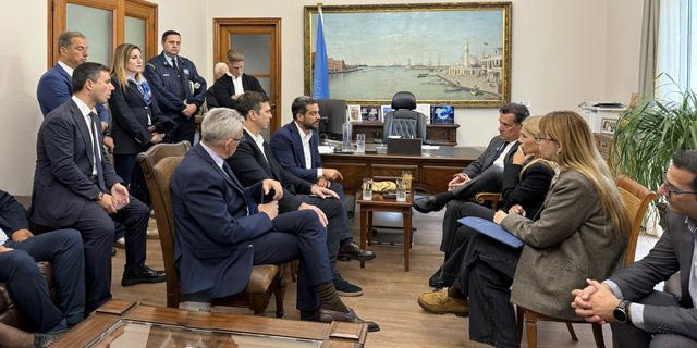 Ο υπουργός Υγείας στο Δημαρχείο Χανίων