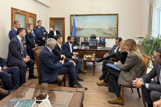 Ο υπουργός Υγείας στο Δημαρχείο Χανίων