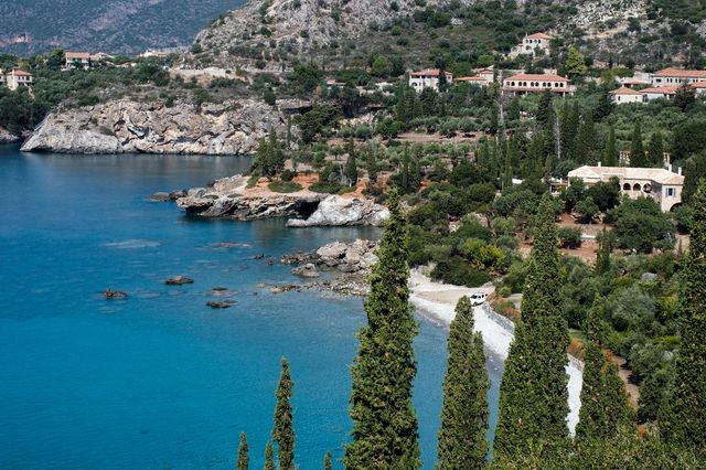 Καλαμάτα: Mαφιόζικη επιστολή σε Διευθύντρια της Πολεοδομίας – “Ο θάνατος έρχεται από ψηλά”