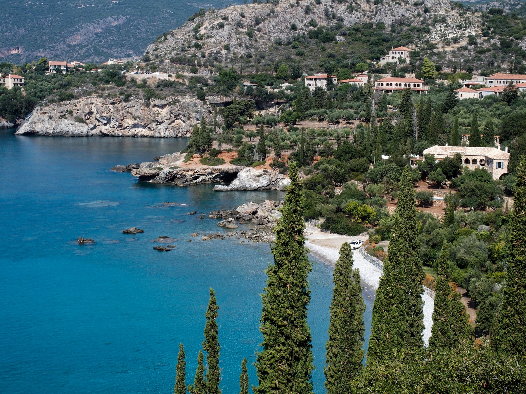 Καλαμάτα: Mαφιόζικη επιστολή σε Διευθύντρια της Πολεοδομίας – “Ο θάνατος έρχεται από ψηλά”
