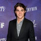 Συγκλονίζει η μητέρα του RJ Mitte: “Μία γυναίκα δεν θα έπρεπε ποτέ να βρίσκει το παιδί της έτσι”
