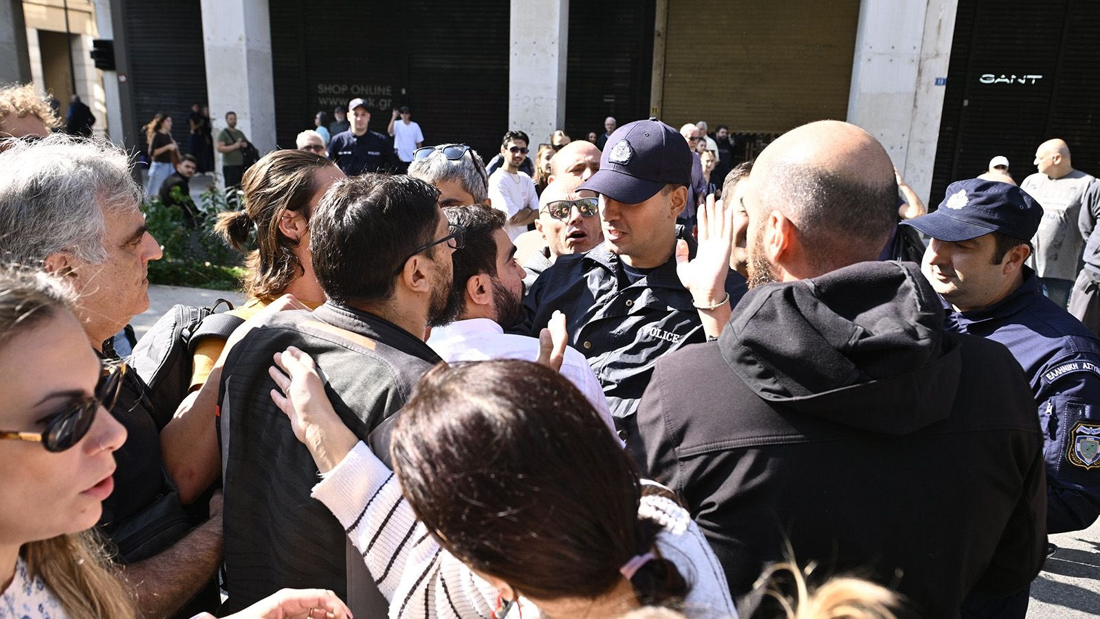 Μαζικοί έλεγχοι διαδηλωτών