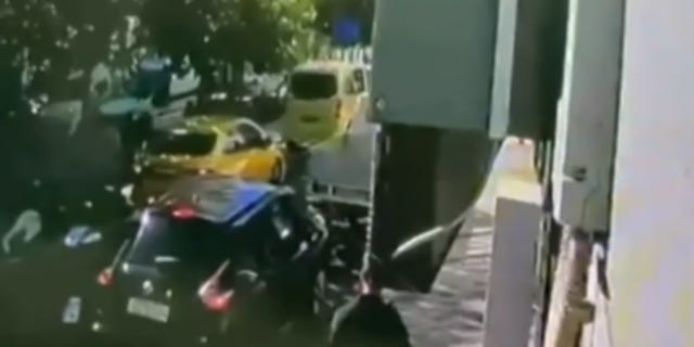 Ιερά Οδός: Βίντεο – ντοκουμέντο από το επεισόδιο με τσεκούρι μεταξύ οδηγών
