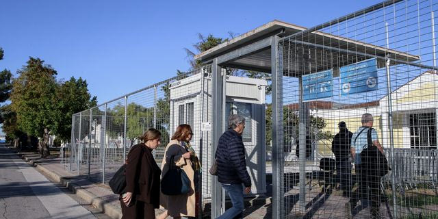 Δίκη για τα Τέμπη: “Το ρουσφέτι και η διαφθορά έκλεισαν τα σπίτια μας”