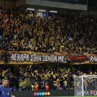 Σαχτάρ – ΑΕΚ: Το κορεό των φίλων της Ένωσης στο Στάμφορντ Μπριτζ