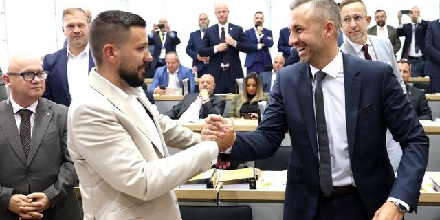 Γερμανία: Για πρώτη φορά μετά τον Β΄ Παγκόσμιο Πόλεμο ακροδεξιός πρόεδρος σε τοπικό κοινοβούλιο