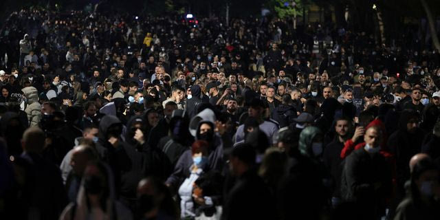 “Ράμα παραιτήσου” ηχεί σε όλη την Αλβανία – Χιλιάδες στους δρόμους
