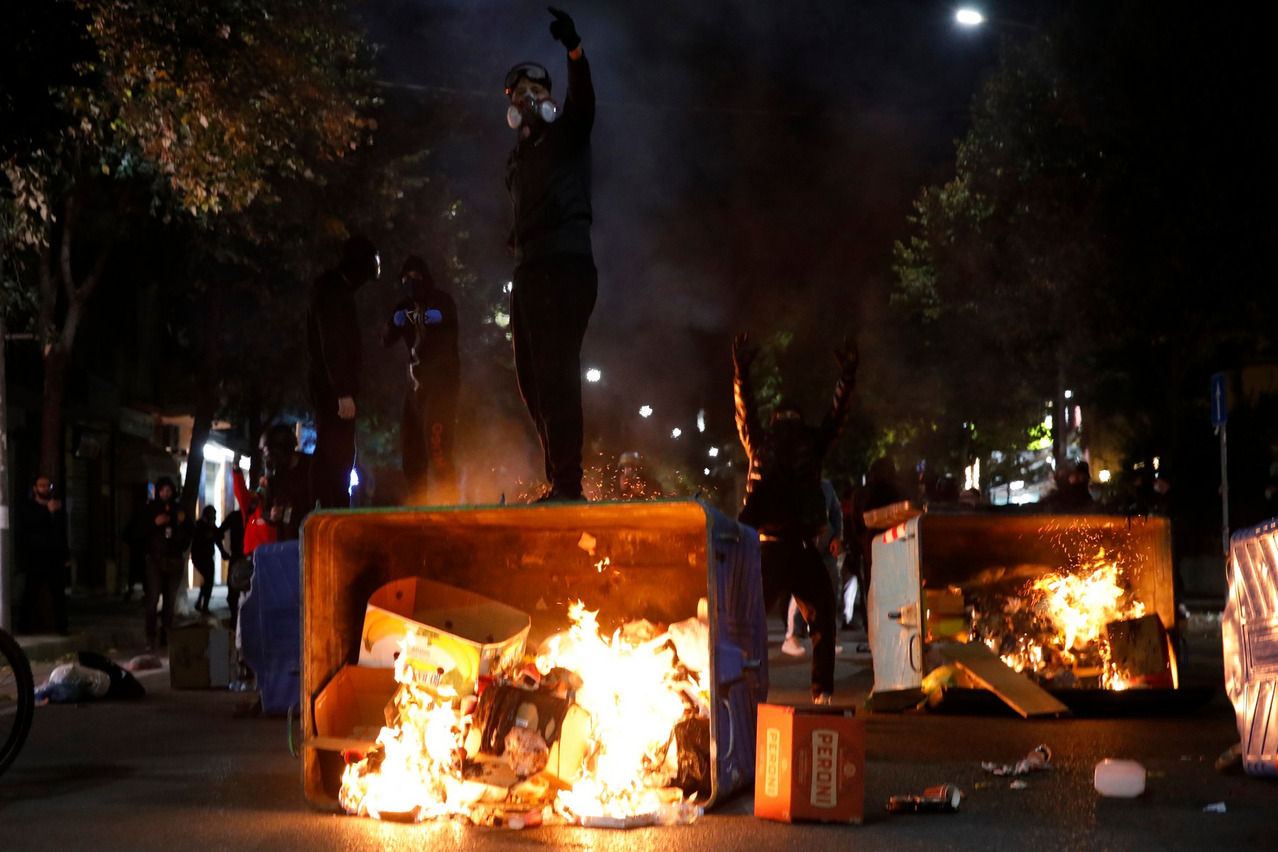 Αλβανία: Συγκρούσεις αστυνομικών με διαδηλωτές στη διάρκεια της νύκτας