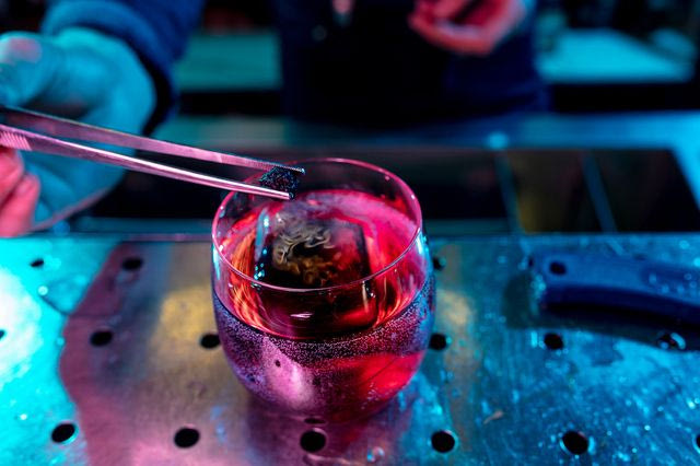 Μελίσσια: Συνελήφθη υπεύθυνη κλαμπ για διάθεση αλκοόλ σε ανήλικους