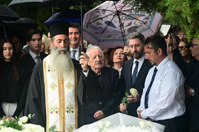 Φώφη Γεννηματά: Σύσσωμο το ΠΑΣΟΚ στο μνημόσυνο για τα πέντε χρόνια από τον θάνατό της