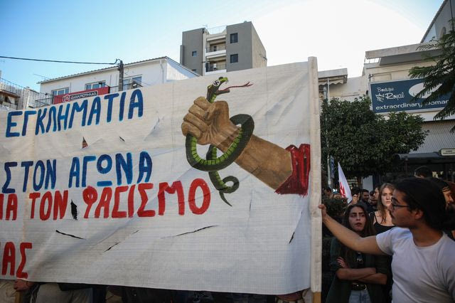 Το θύμα της επίθεσης στην Ελευσίνα στο NEWS 24/7: “Πίεζα τη φλέβα να μη χάσω πολύ αίμα”
