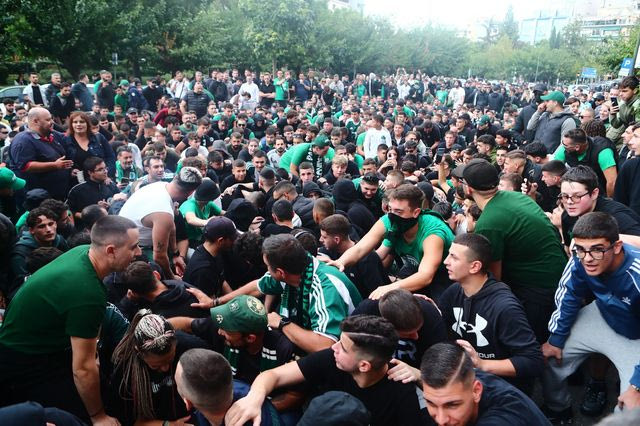“Έπεσε” το ξενοδοχείο της πράσινης αποστολής: Χαμός από φιλάθλους του Παναθηναϊκού πριν το ντέρμπι με τον Ολυμπιακό