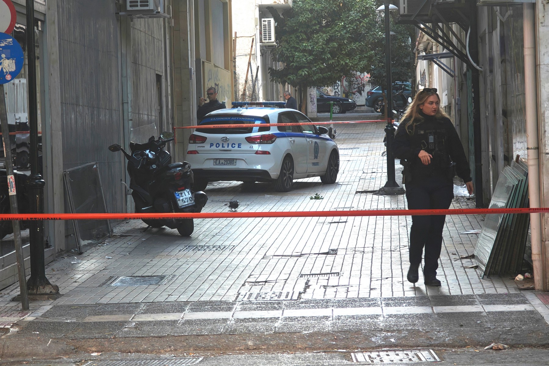 Αχαρών: Γνωστό βαρυποινίτη ''βλέπουν'' οι Αρχές πίσω από την επίθεση με χειροβομβίδα σε μπαρ