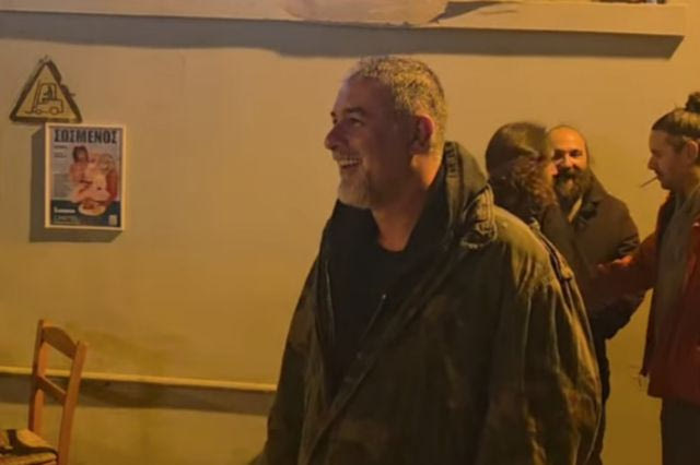 Βασίλης Μπισμπίκης: Η έκπληξη για τα γενέθλιά του – Στο πλευρό του η Δέσποινα Βανδή