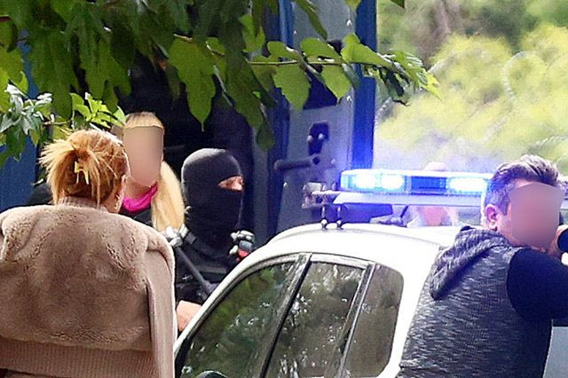 Υπόθεση Marfin: Προθεσμία να απολογηθούν πήραν οι τρεις – Ένταση έξω από το δικαστήριο