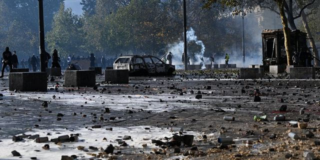 Γαλλία: Υπό πίεση η κυβέρνηση για το επιχειρησιακό φιάσκο – Οι πρώτες καταδίκες και η επόμενη ημέρα