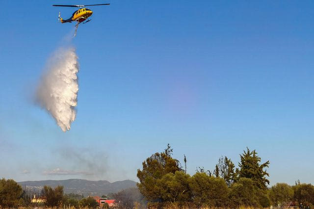 Φωτιά στην Τζιά: Επιχειρούν δύο αεροσκάφη – Σπεύδουν ενισχύσεις