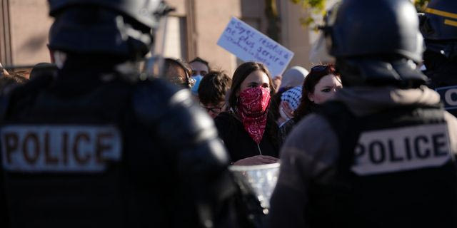 Πληθαίνουν οι καταγγελίες για αστυνομική βία – 14χρονος με σπασμένο σαγόνι