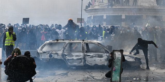 Ξεσηκωμός στη Γαλλία: Επεισόδια, βανδαλισμοί, δακρυγόνα – Ακρωτηριάστηκε διαδηλωτής, σχεδόν 300 συλλήψεις