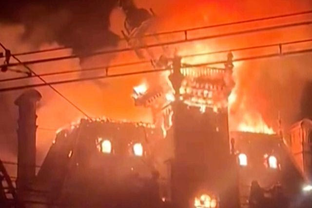 Γαλλία: Σύλληψη 40χρονου για τον εμπρησμό του δημαρχείο της Λιμόζ – Συγκλονιστικό βίντεο drone