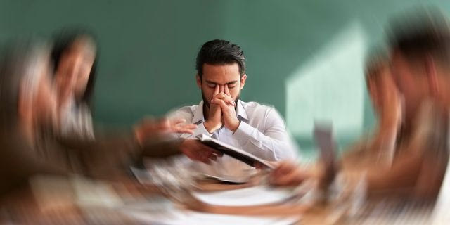 “Πρωταθλητές” στην Ευρώπη στο εργασιακό άγχος οι Έλληνες – Ένας στους δύο “πνίγονται”