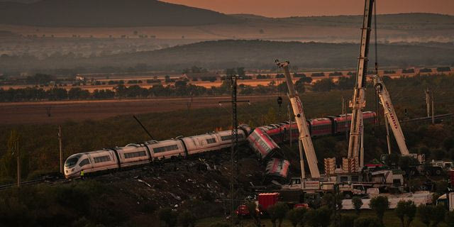 Ισπανία: Οι αποκαλυπτικοί διάλογοι πριν τη φονική σύγκρουση – “Περίμενε γιατί μπερδεύτηκα””