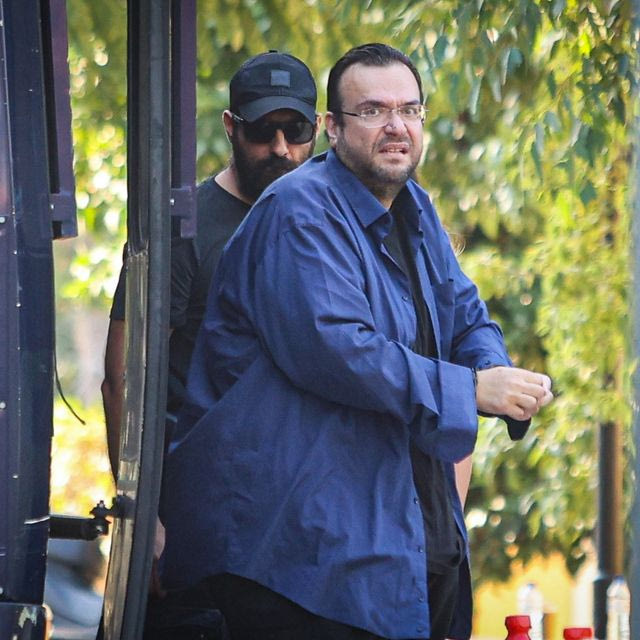 Στη φυλακή το ζεύγος Καμπούρη και ακόμη τρεις – Ξέσπασε σε κλάματα ο λογιστής