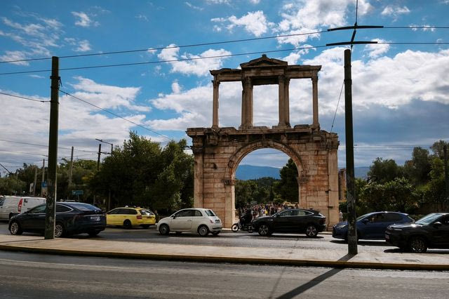 Καιρός: Μικρή άνοδος της θερμοκρασίας – Πότε επιστρέφουν οι βροχές