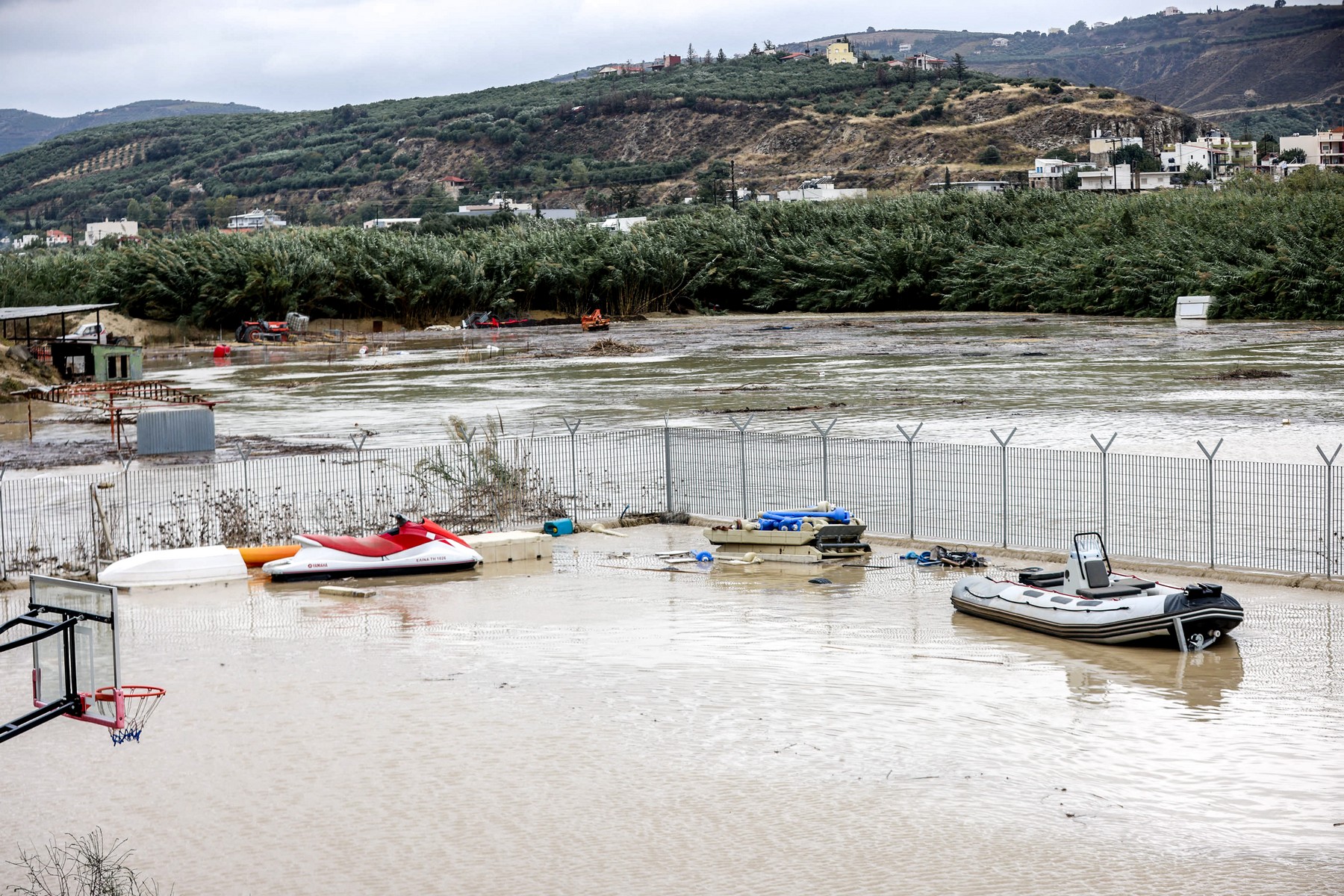 Σαρώνει την Κρήτη η κακοκαιρία – Νέο έκτακτο της ΕΜΥ