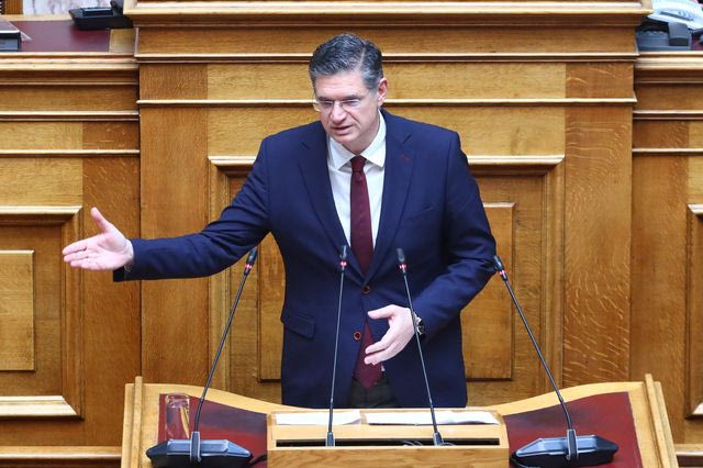 Παραιτήθηκε από βουλευτής ο Διονύσης Καλαματιανός – Προσχωρεί στην ΕΛ.Α.Σ.