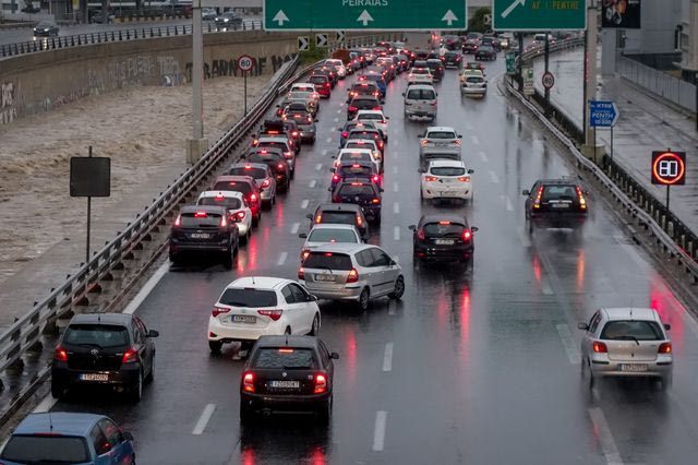 Κυκλοφοριακό “έμφραγμα” στην Αθήνα – Χάος στο κέντρο της πόλης