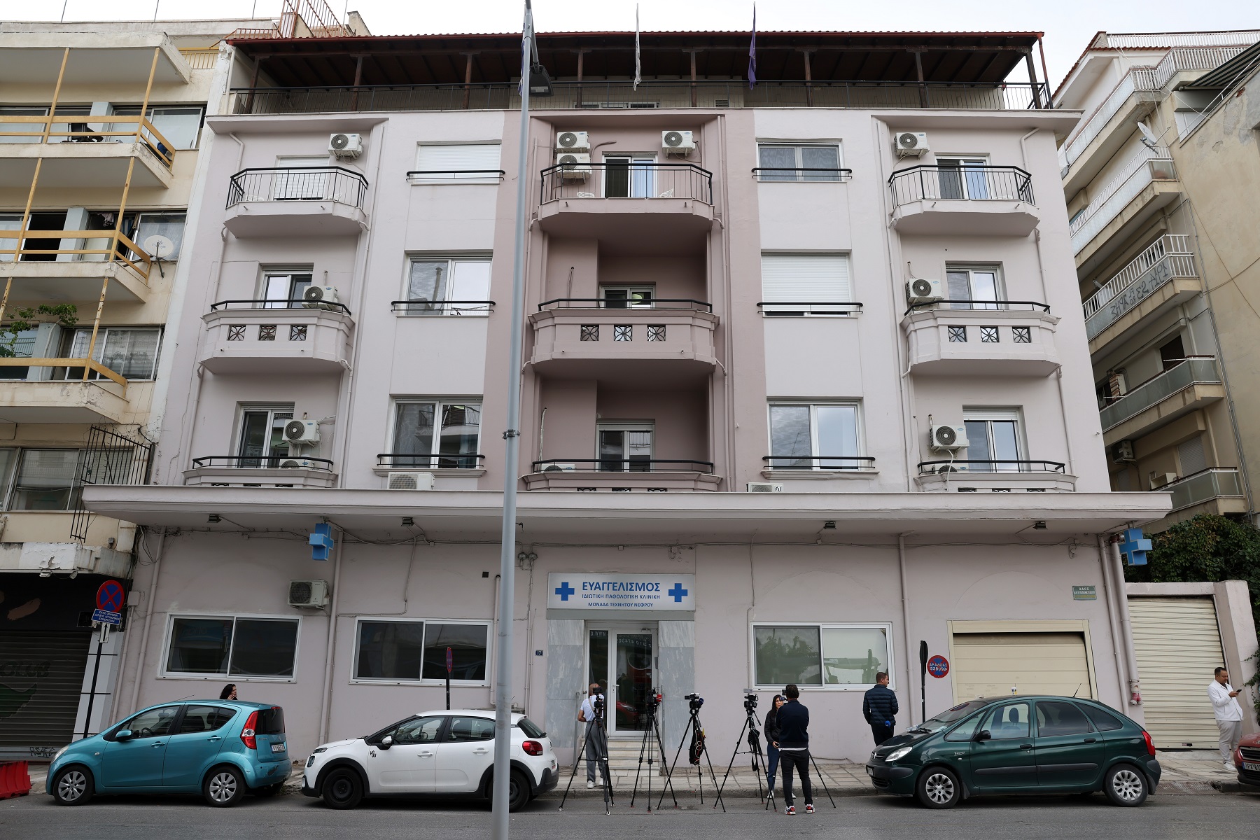 Θεσσαλονίκη: Παρουσία εισαγγελέα το “λουκέτο” στην κλινική που έκανε χημειοθεραπείες χωρίς άδεια