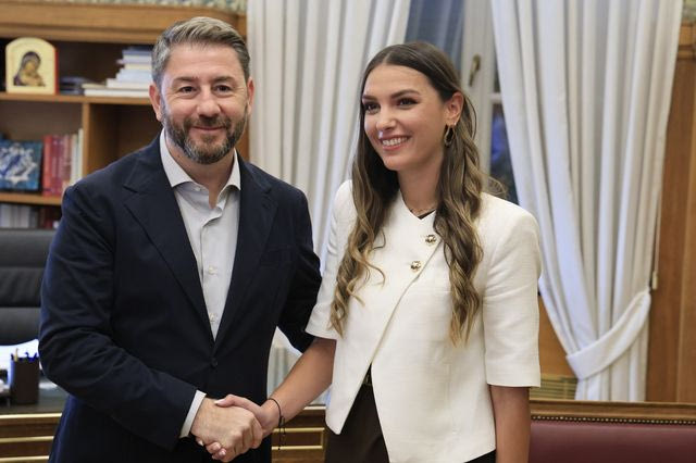 Στο ΠΑΣΟΚ και επισήμως η Μυρτώ Κοροβέση – Συναντήθηκε με τον Νίκο Ανδρουλάκη