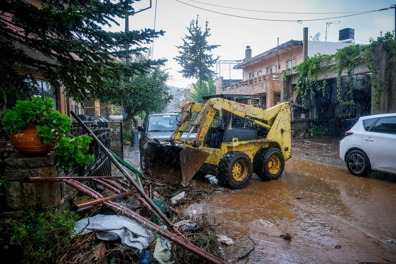 Συνεχίζεται για 2η ημέρα το ισχυρό κύμα κακοκαιρίας που πλήττει το νησί της Κρήτης.