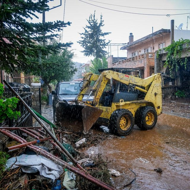 Συνεχίζεται για 2η ημέρα το ισχυρό κύμα κακοκαιρίας που πλήττει το νησί της Κρήτης.