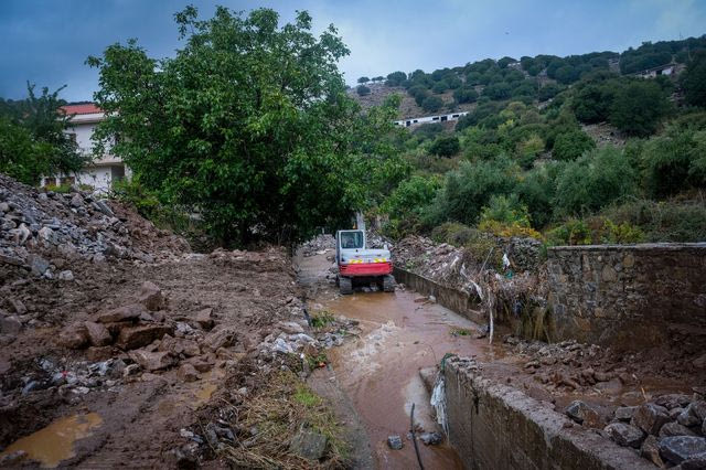 Η κακοκαιρία σαρώνει την Κρήτη – Ζημιές σε σπίτια και δρόμους, έγιναν απεγκλωβισμοί