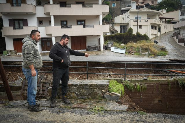 Κρήτη: Επανέρχεται σταδιακά το νερό – Παραμένει ακατάλληλο για κατανάλωση