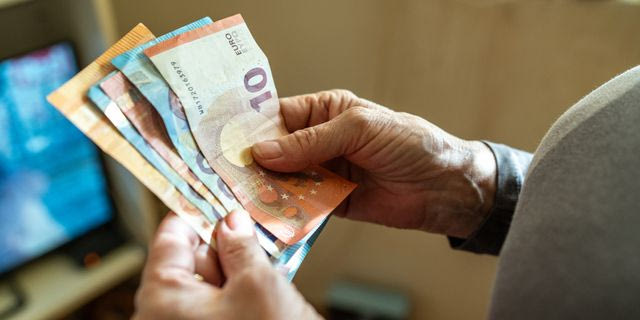 Έρχεται “τριπλή” πληρωμή για τους συνταξιούχους – Πότε θα δουν τα χρήματα στους λογαριασμούς